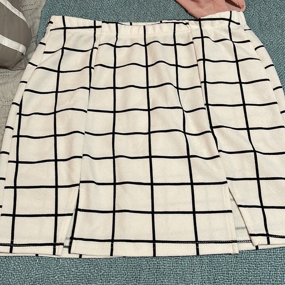 Two skirts for the price of one!! - Picture 4 of 4